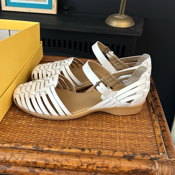 Softspots Leather Huarache, white, 11w - Picture 6 of 8